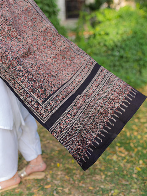 Qasr Ajrak Scarf - Black & Burgandy