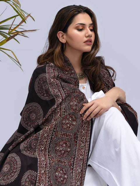 Ulfat Ajrak Chaadar (Black & Burgandy)